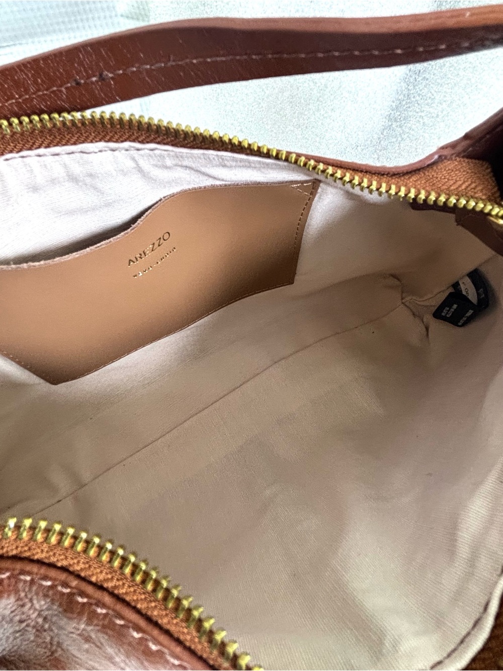 Arezzo Sloane Sm Leather C/B. Cognac. - Picture 8 of 11
